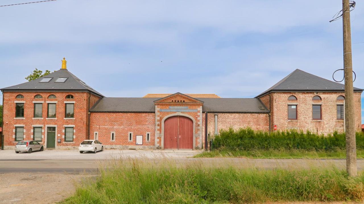 Dharma City Florennes Buitenkant foto